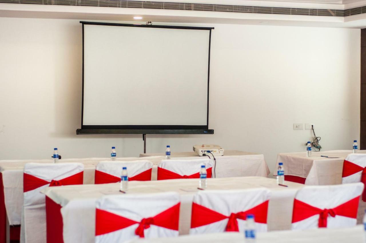 Jalsa Resort Indore Eksteriør billede