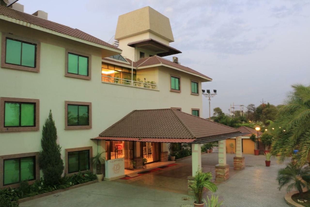Jalsa Resort Indore Eksteriør billede