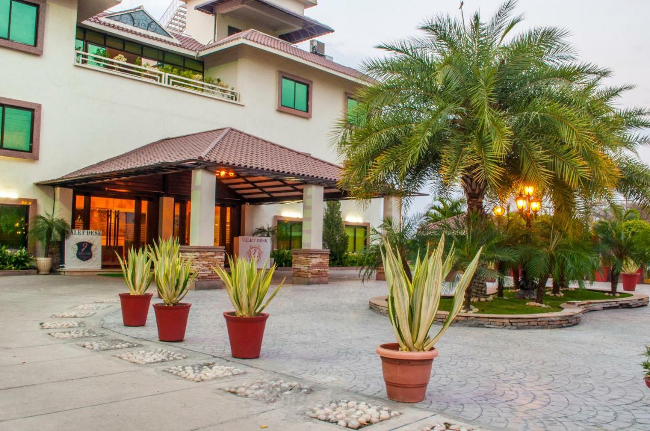 Jalsa Resort Indore Eksteriør billede