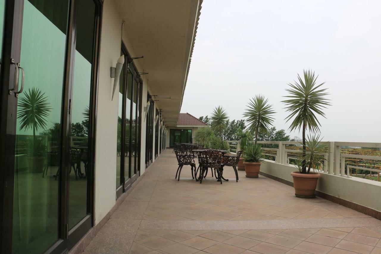 Jalsa Resort Indore Eksteriør billede